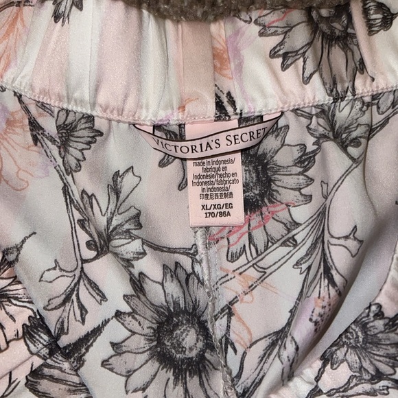 Victoria’s Secret Sleep Shorts - Picture 2 of 2